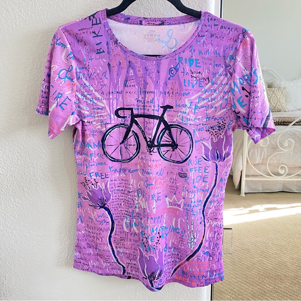 Brand New Purple Short Sleeve Athletic Bike Workout Shirt Size Medium